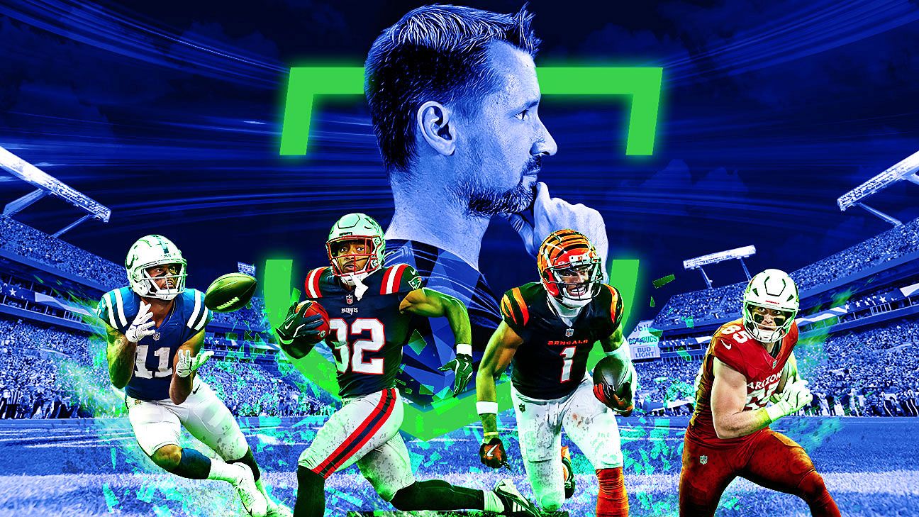 Ace Your Fantasy Football Draft:  A 12-Team League Draft Board And Player Selection Guide