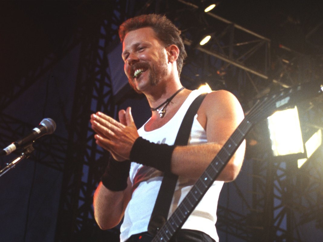 Bob Rock Vs. Flemming Rasmussen: A Production Comparison Of Metallica's Albums Bob Rock Vs. Flemming Rasmussen: A Production Comparison Of Metallica's Albums