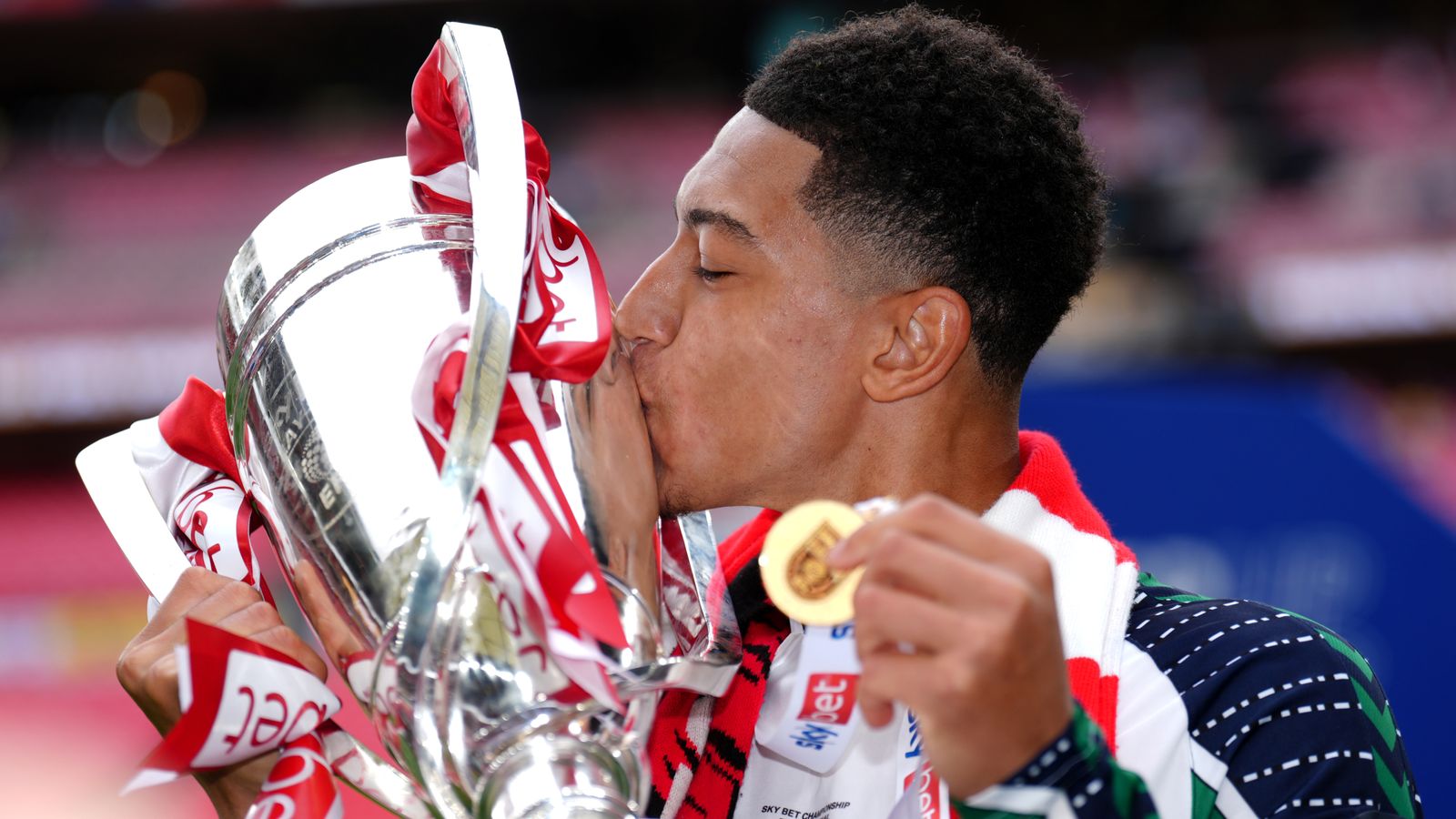Borussia Dortmund Secure Jobe Bellingham In Club-Record Transfer From Sunderland Borussia Dortmund Secure Jobe Bellingham In Club-Record Transfer From Sunderland