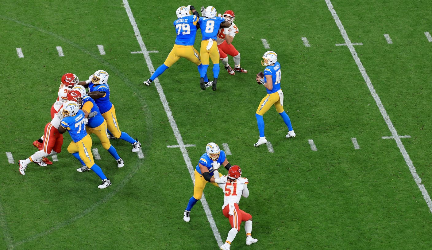 Claim Your $300 Bet365 Bonus: Use Code FOX365 On Raiders Vs. Chargers