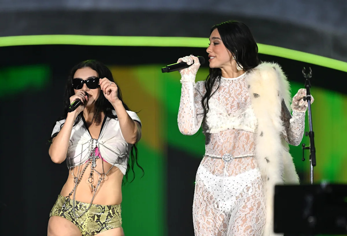 Concert Highlight: Dua Lipa Brings Out Charli XCX For A Special Performance Concert Highlight: Dua Lipa Brings Out Charli XCX For A Special Performance