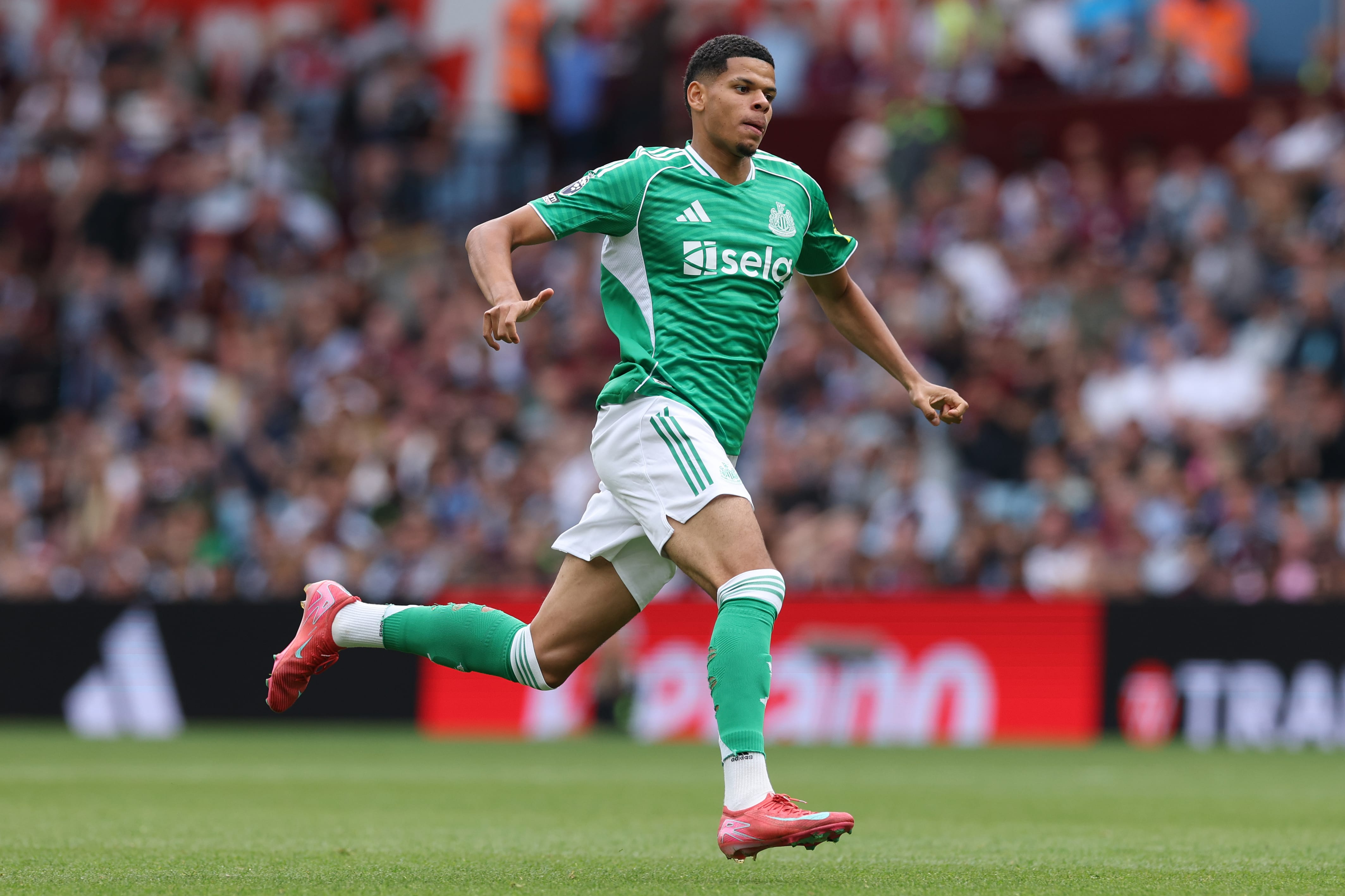 Could Newcastle Striker Join Manchester United? Ten Hag's Late Summer Plan