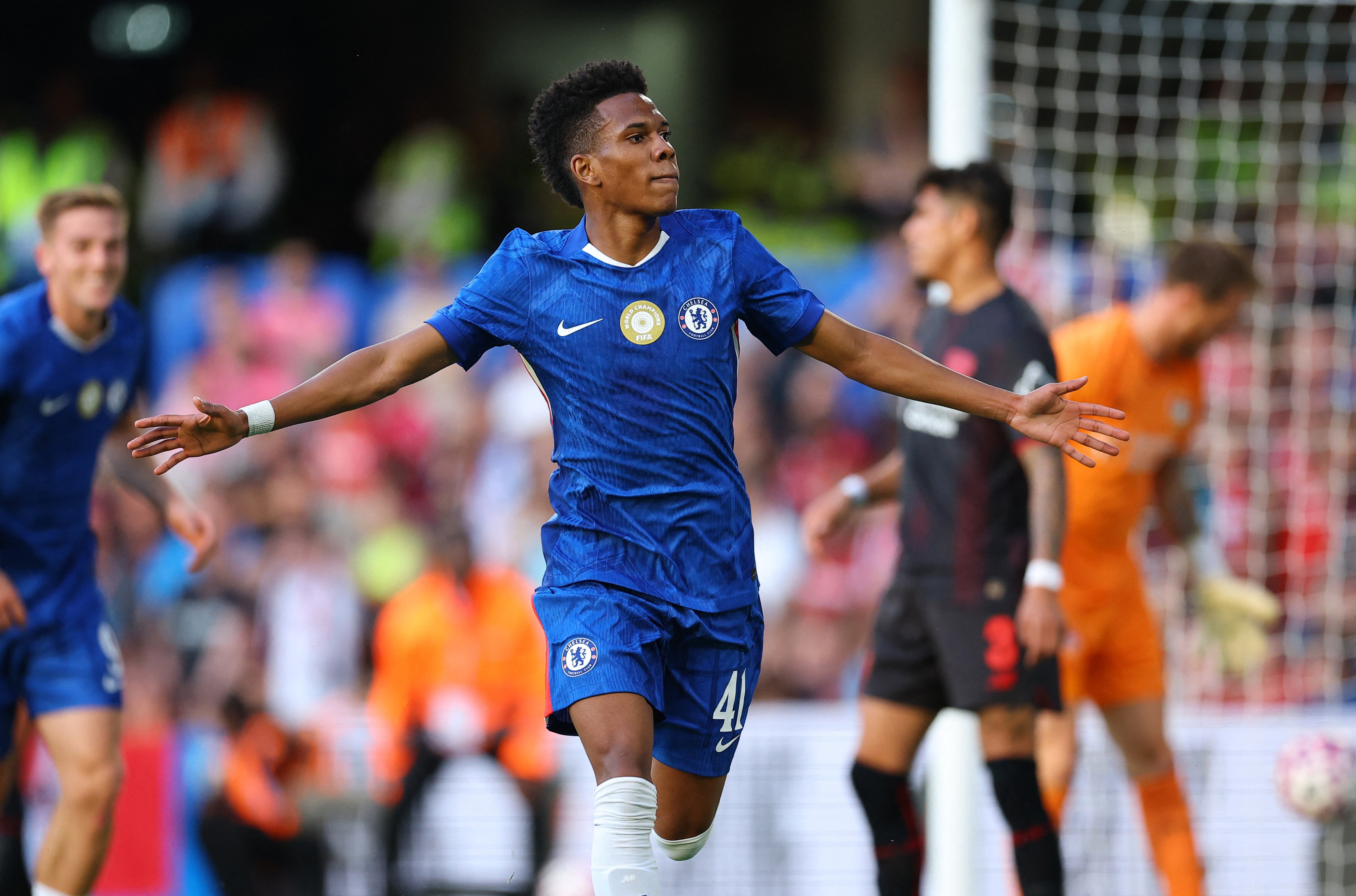 Estêvão Começa Com O Pé Direito No Chelsea: Gol Na Estreia! Estêvão Começa Com O Pé Direito No Chelsea: Gol Na Estreia!