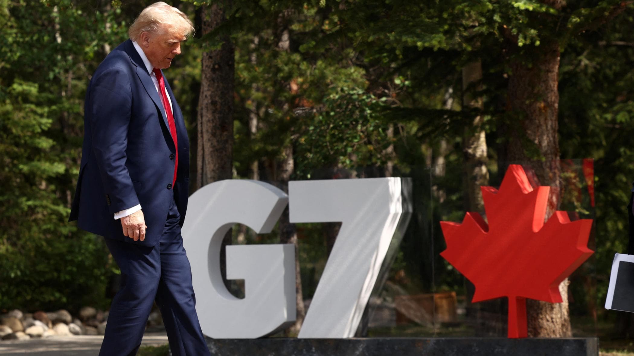 G7: Trump Firma E Poi Se Ne Va. Sorpresa A Sorpresa Al Vertice. Trattative Con L'Iran? G7: Trump Firma E Poi Se Ne Va. Sorpresa A Sorpresa Al Vertice. Trattative Con L'Iran?