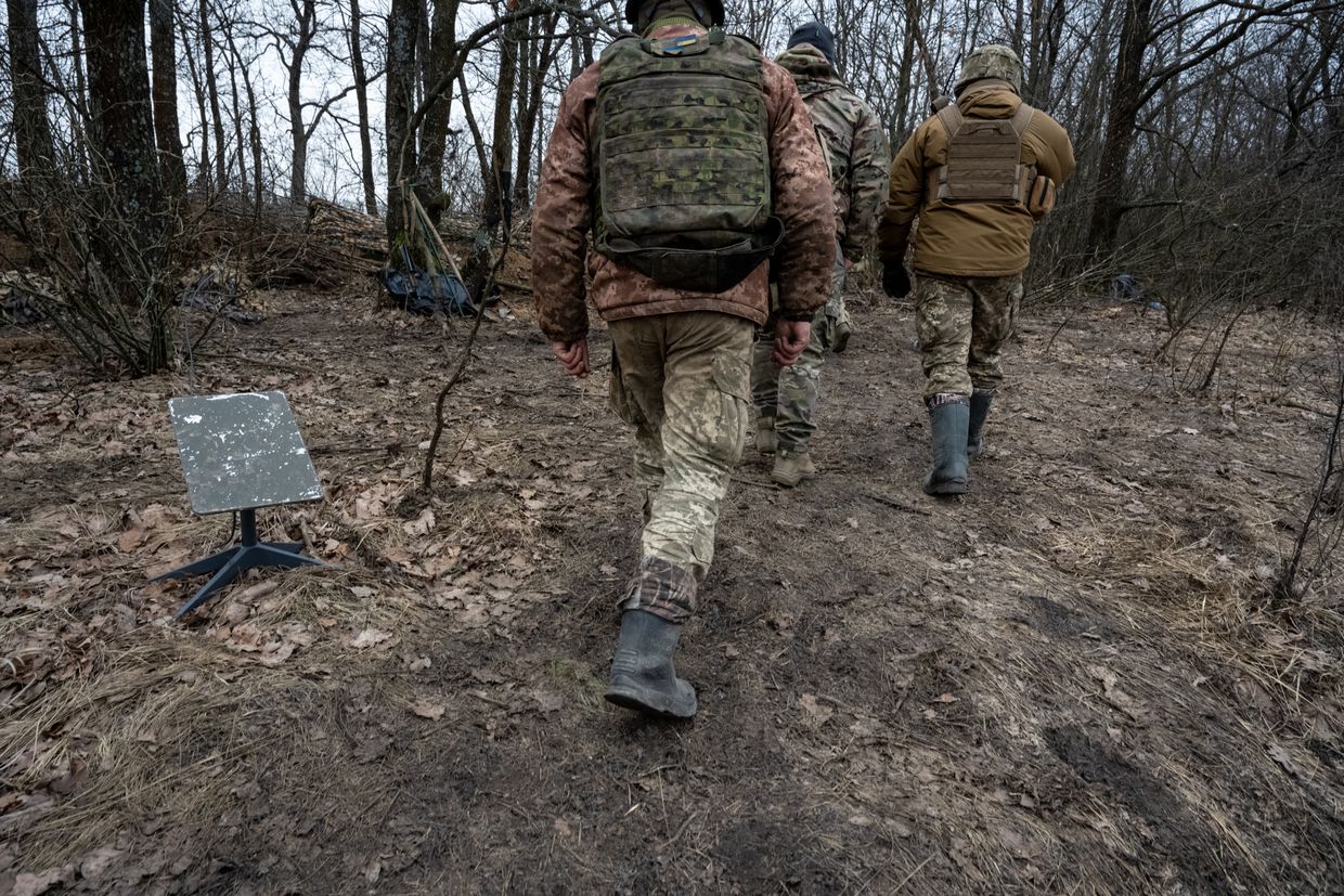 Global Starlink Internet Outage Impacts Ukraine's Battlefield Communications