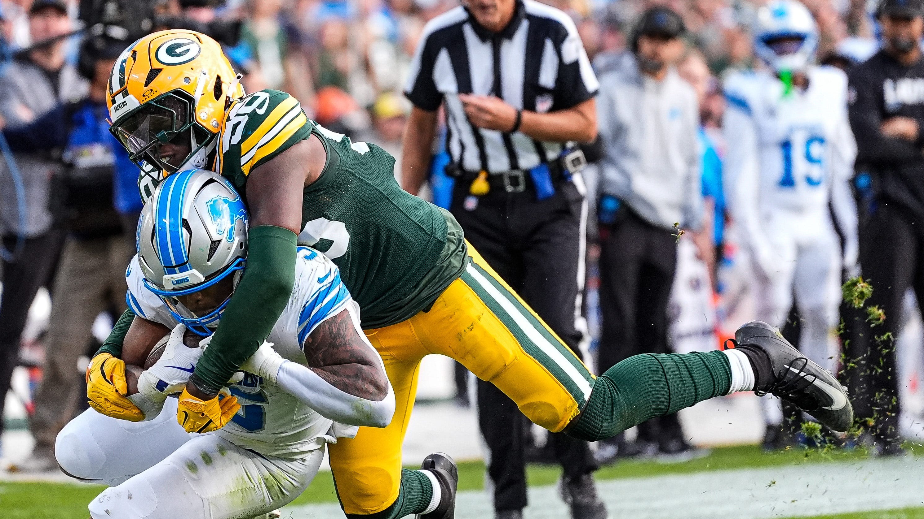 Green Bay Packers Season Opener: Edgerrin Cooper's Unexpected Western Look Green Bay Packers Season Opener: Edgerrin Cooper's Unexpected Western Look