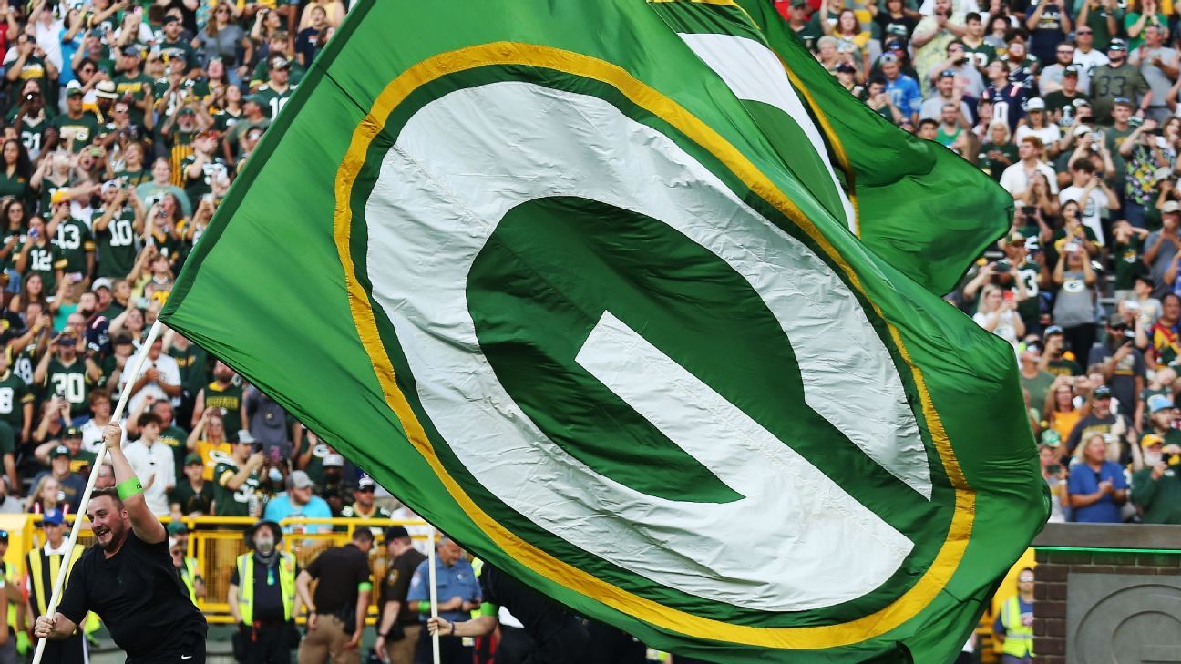Green Bay Packers' Tush-Push Rule Proposal: New Version Submitted Green Bay Packers' Tush-Push Rule Proposal: New Version Submitted