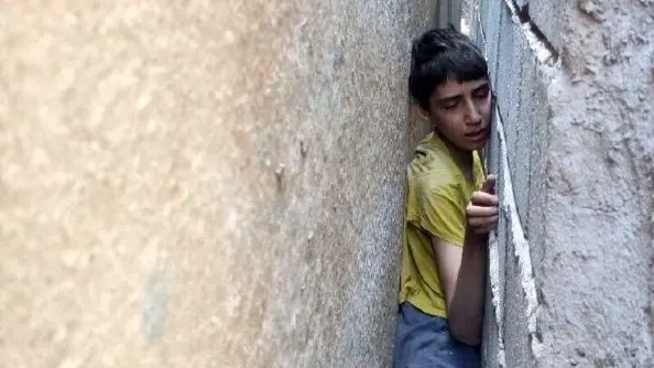 گزارش تصویری: نجات نفس‌گیر نوجوان تبریزی از درون دیوار