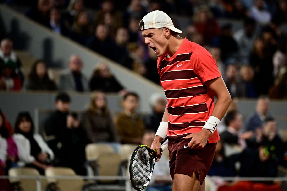 Impressive Rune Earns Third-Round Berth At French Open Impressive Rune Earns Third-Round Berth At French Open