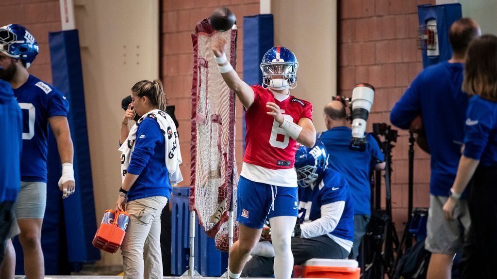Jaxson Dart: Early Success For The Giants' New Quarterback Jaxson Dart: Early Success For The Giants' New Quarterback