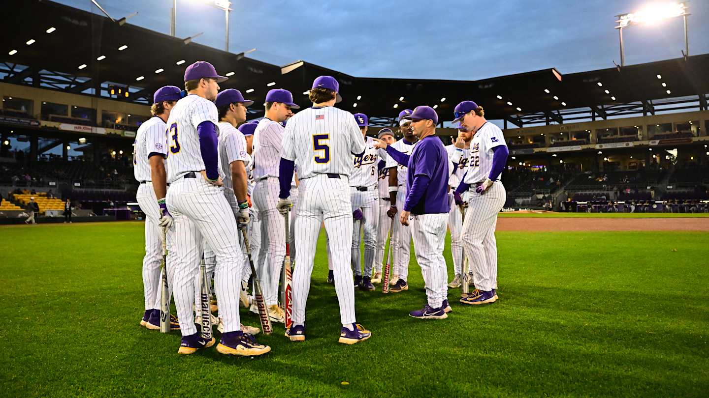 Live Game 1 Updates: LSU Battles Coastal Carolina In CWS Final Live Game 1 Updates: LSU Battles Coastal Carolina In CWS Final