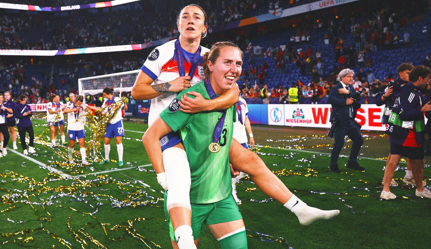 Lucy Bronze's Injury Won't Dim Her Euro Victory Celebration Lucy Bronze's Injury Won't Dim Her Euro Victory Celebration