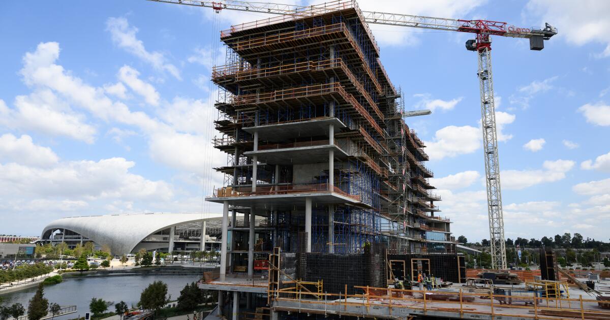 Luxury Hotel Near SoFi Stadium: On Track Despite Construction Hurdles