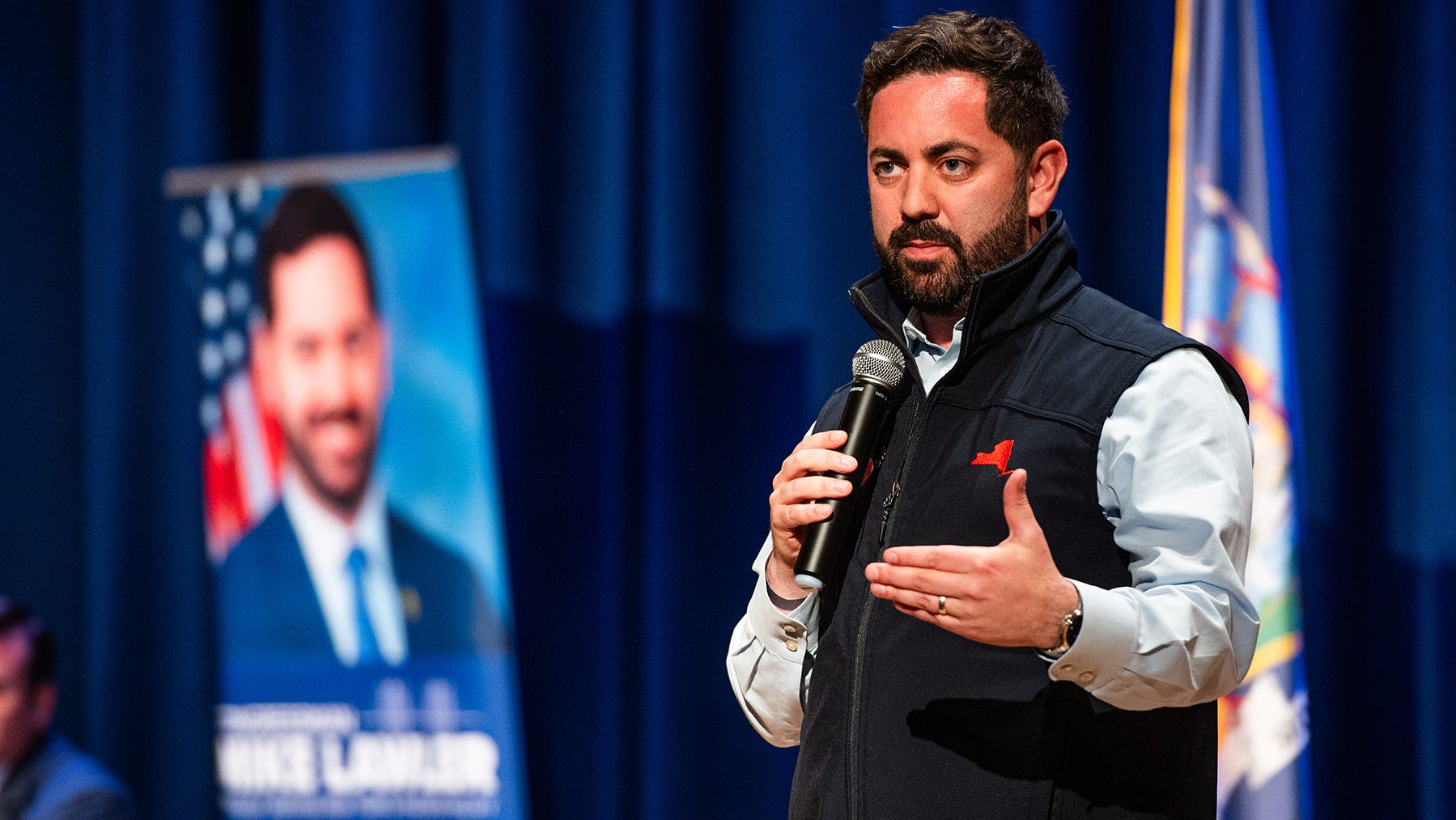 Medicaid Cuts, ICE, And Taxes: Lawler's Town Hall Meeting Sparks Controversy Medicaid Cuts, ICE, And Taxes: Lawler's Town Hall Meeting Sparks Controversy