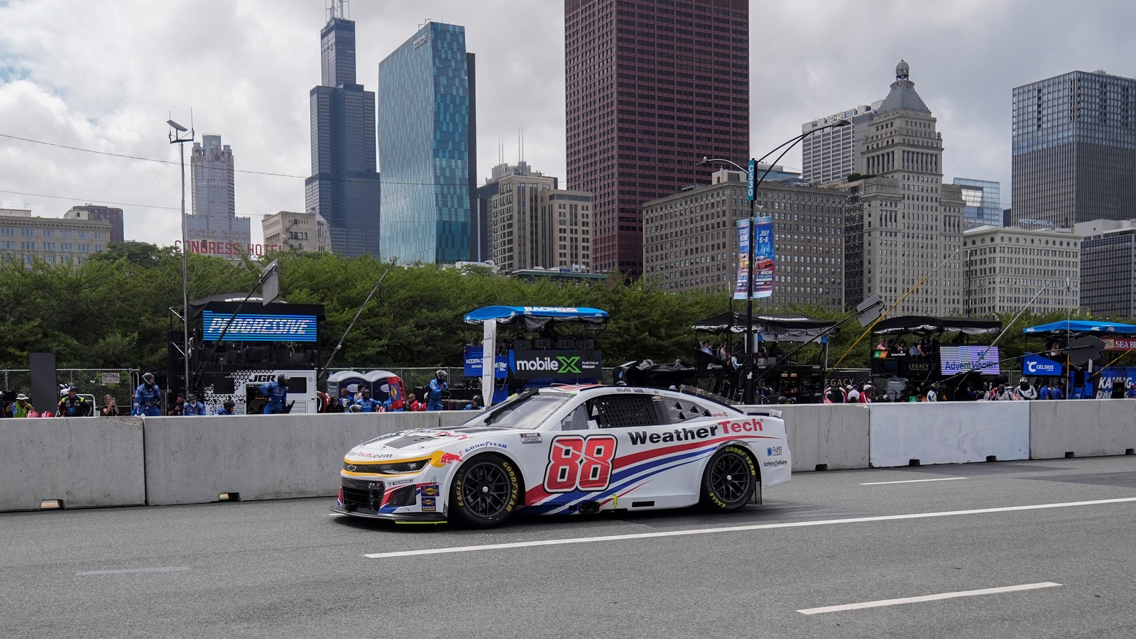 NASCAR Returns To Chicago: 3rd Annual Street Race In Full Swing NASCAR Returns To Chicago: 3rd Annual Street Race In Full Swing