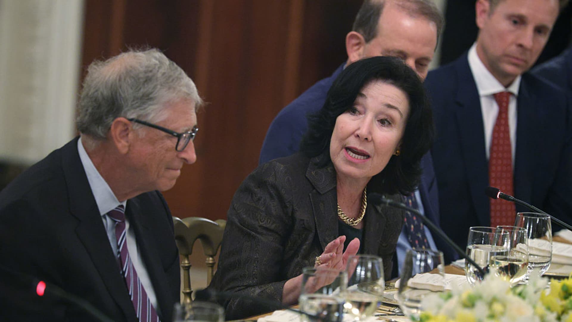 Oracle Stock Jumps 21% On Strong Growth Projections Despite Earnings Miss