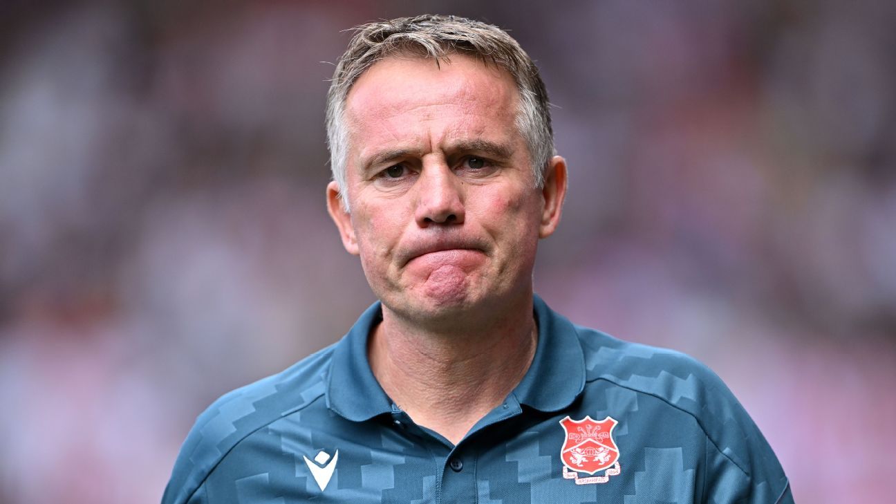 Parkinson Blames 'Game-Changing' Call After Wrexham's Loss