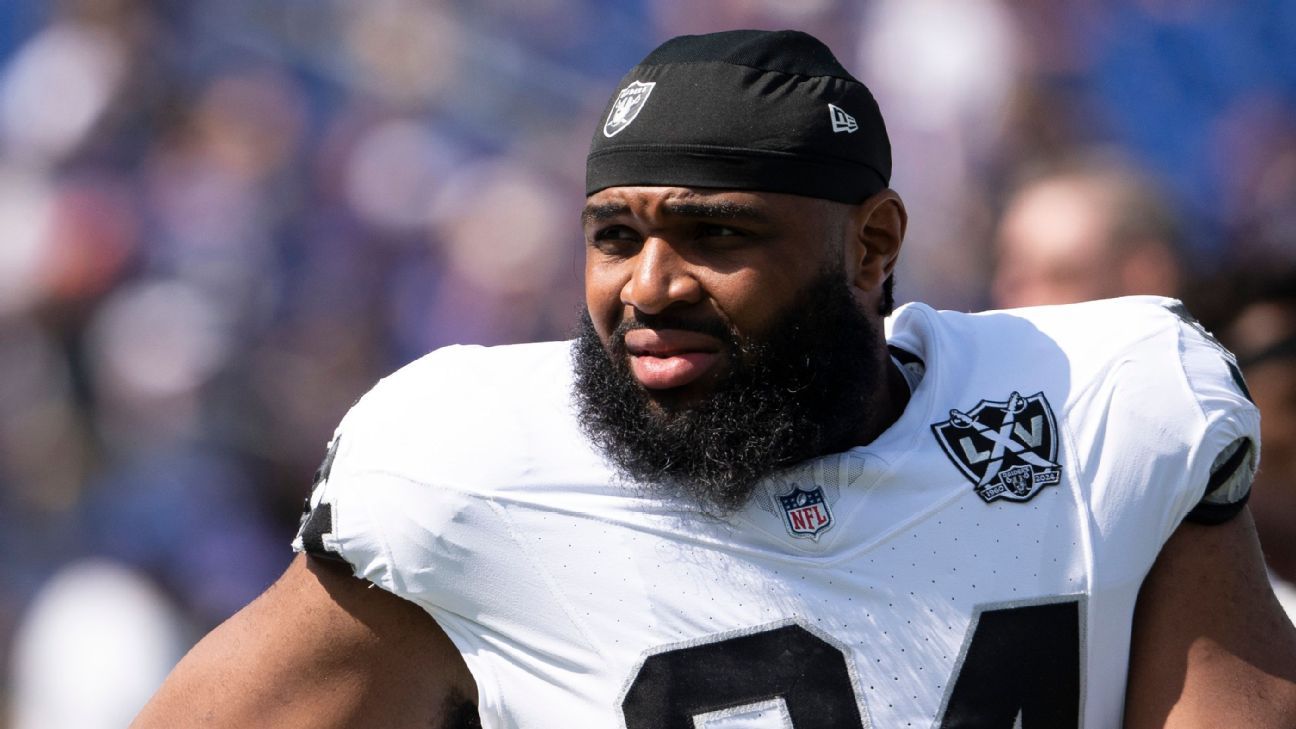 Raiders Player Details Offense After Wilkins' On-Field Kiss: ESPN Raiders Player Details Offense After Wilkins' On-Field Kiss: ESPN