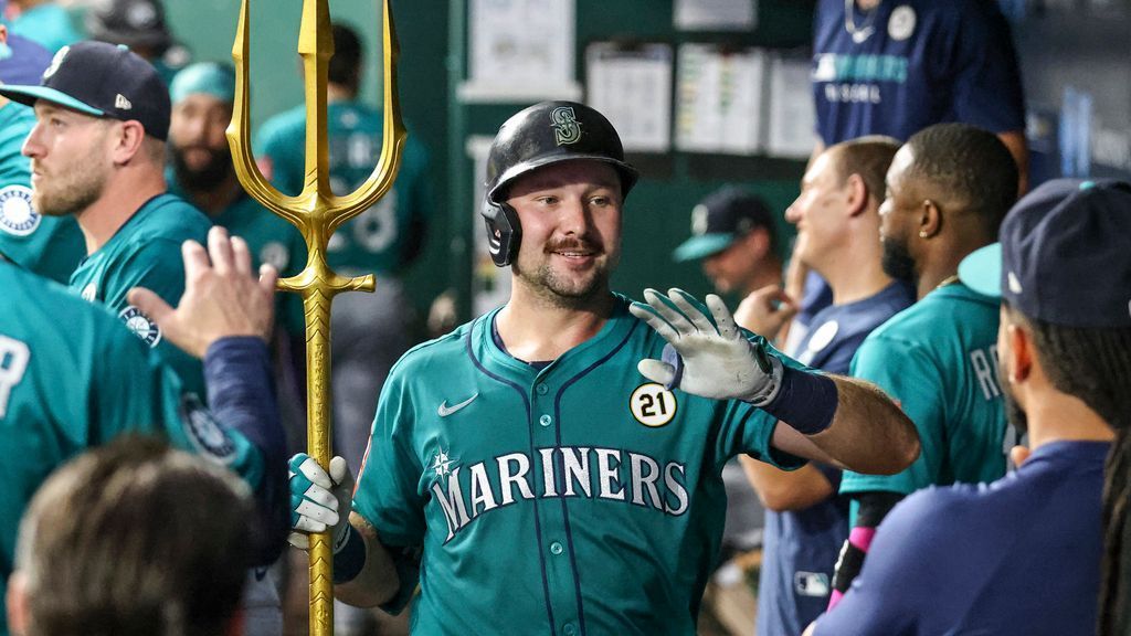 Raleigh's Record-Breaking Night: Surpassing Mantle, Matching Mariners' HR Mark