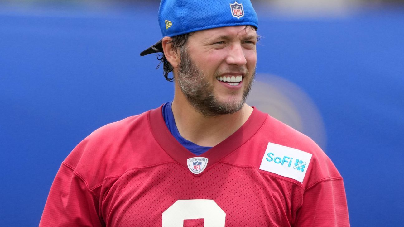 Rams' Stafford Dealing With Back Issue, Sits Out Practice Rams' Stafford Dealing With Back Issue, Sits Out Practice