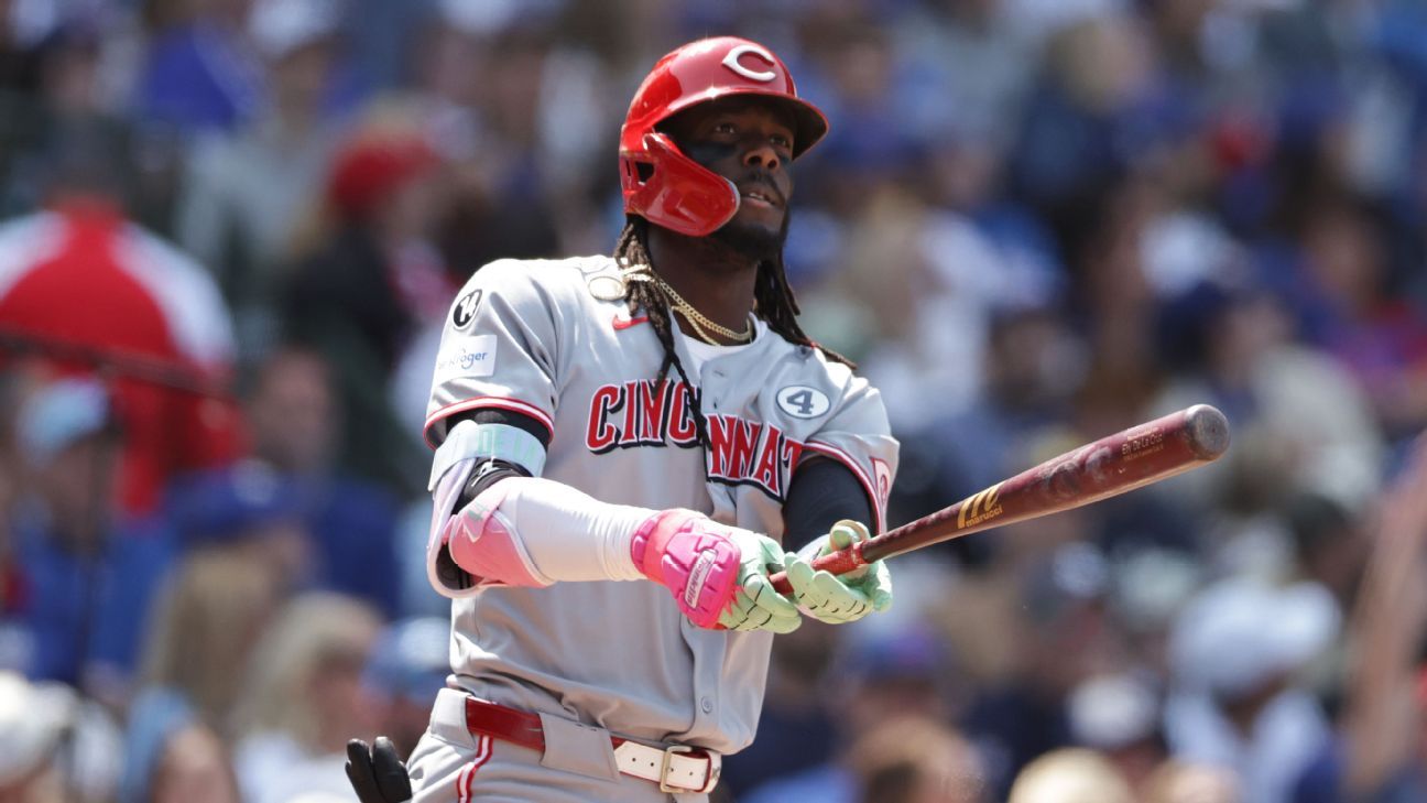 Reds' De La Cruz Homers Despite Sister's Passing Reds' De La Cruz Homers Despite Sister's Passing