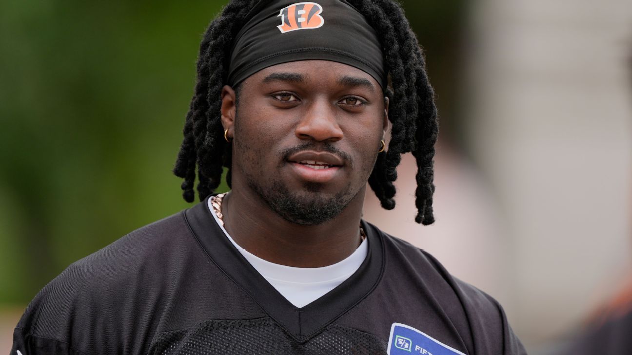 Report: Shemar Stewart Missing Bengals Minicamp Due To Contract Dispute Report: Shemar Stewart Missing Bengals Minicamp Due To Contract Dispute