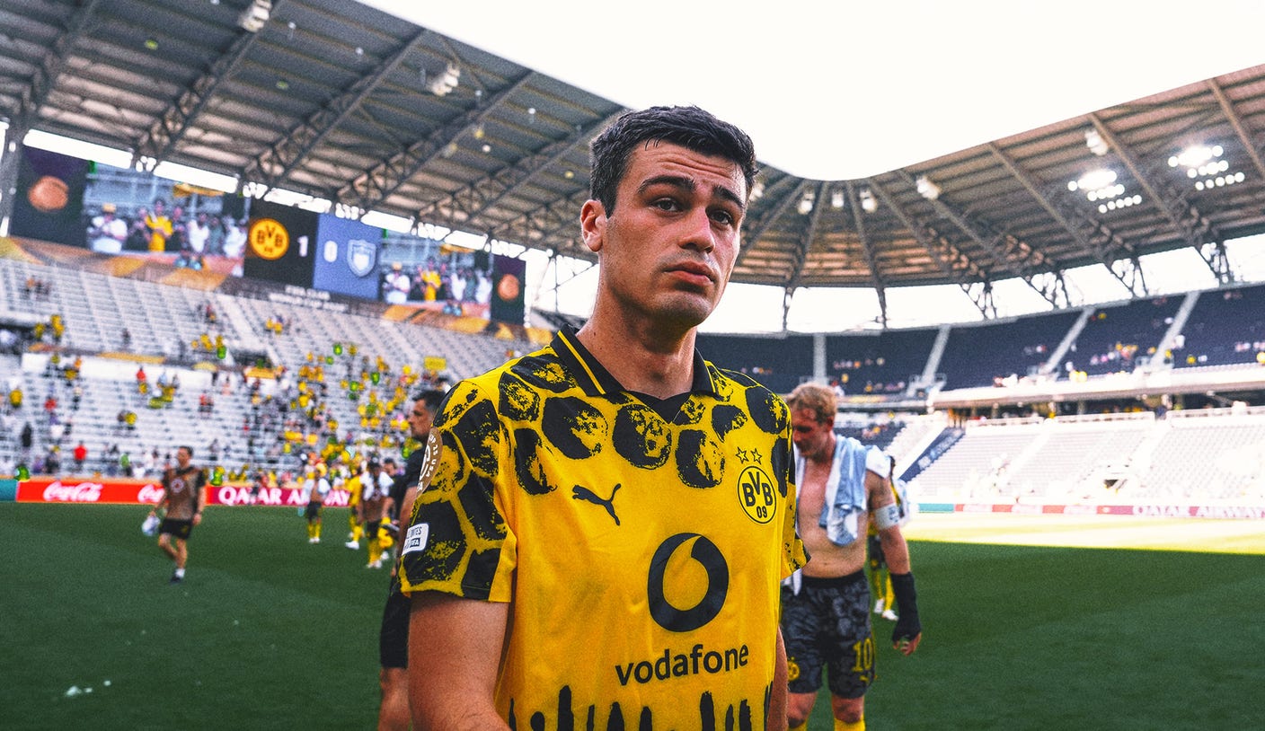 Reyna Makes First Appearance For Borussia Dortmund At Club World Cup Reyna Makes First Appearance For Borussia Dortmund At Club World Cup