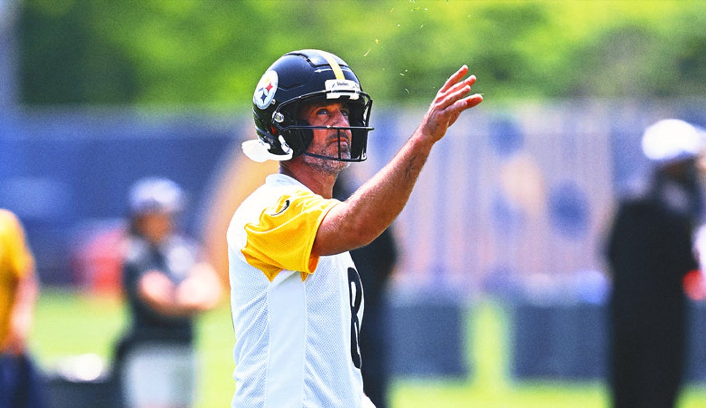 Rodgers' Helmet Controversy: Steelers Design Draws Criticism