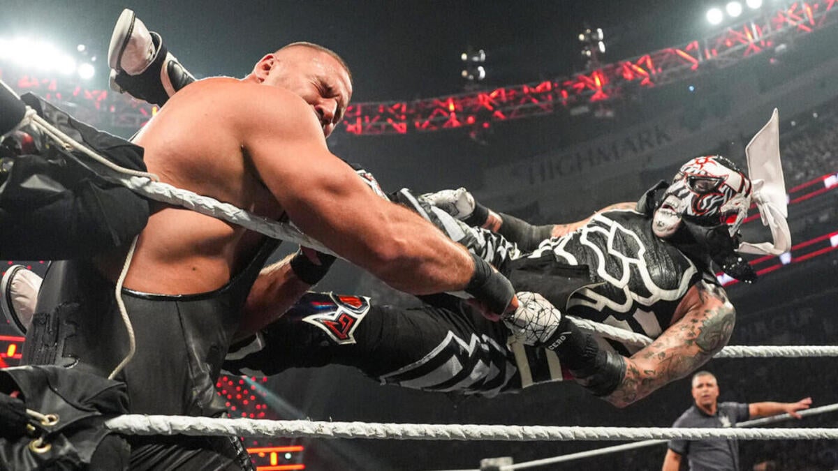 Seth Rollins Vs. Penta: WWE Raw Results, Live Recap, And Match Grades Seth Rollins Vs. Penta: WWE Raw Results, Live Recap, And Match Grades