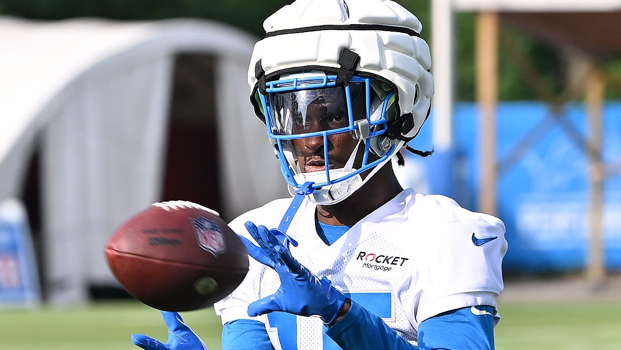 Shoulder Injury Sidelines Lions' Ennis Rakestraw Jr. For The Season Shoulder Injury Sidelines Lions' Ennis Rakestraw Jr. For The Season