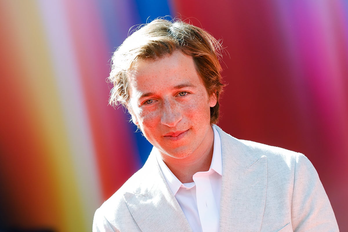 Skyler Gisondo's Promposal: A Helping Hand From Hollywood Legends Skyler Gisondo's Promposal: A Helping Hand From Hollywood Legends