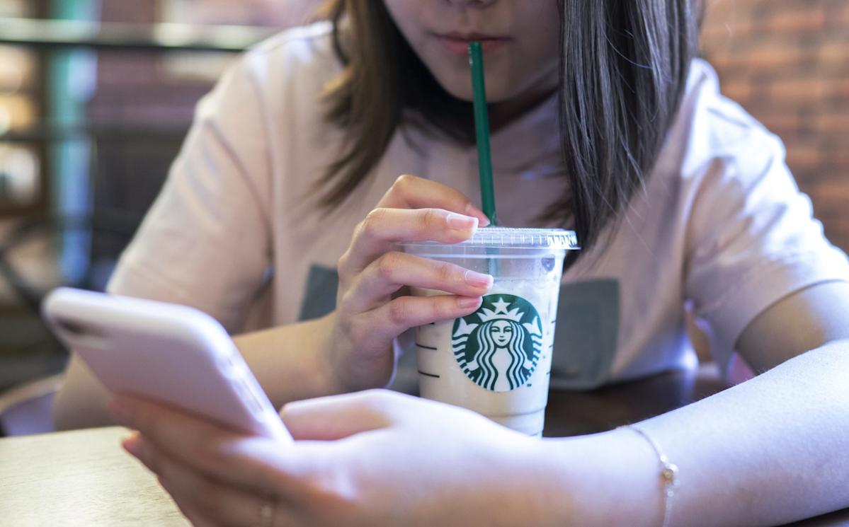 Starbucks' Experiment Reveals The Power Of Human Connection Over Technology Starbucks' Experiment Reveals The Power Of Human Connection Over Technology