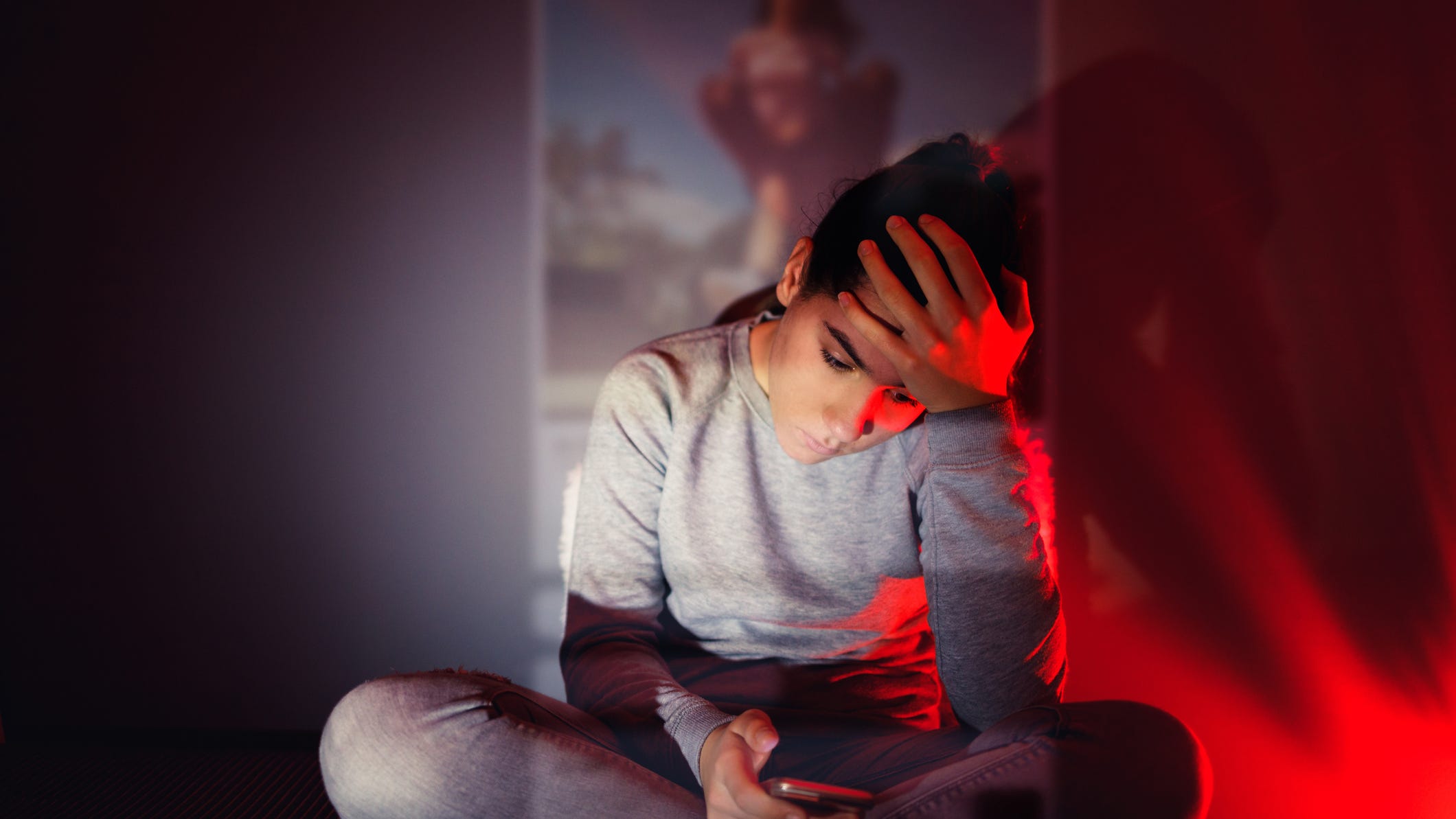 Teen Social Media Crisis: Understanding The Challenges And Finding Solutions Teen Social Media Crisis: Understanding The Challenges And Finding Solutions