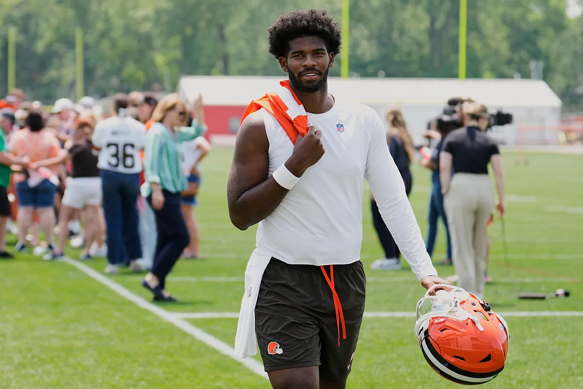 Tensions Rise: New Details Emerge From Shedeur Sanders And Joe Flacco's Conversation Tensions Rise: New Details Emerge From Shedeur Sanders And Joe Flacco's Conversation