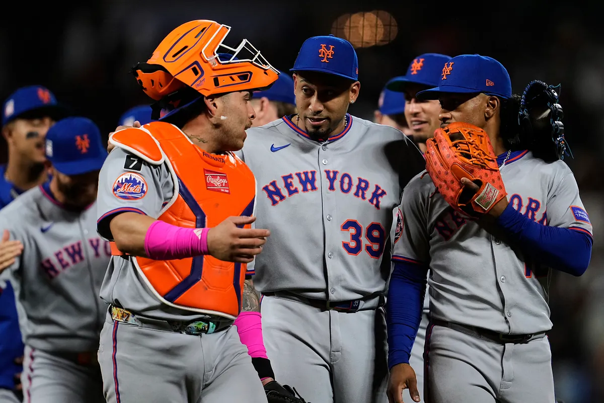 The Alvarez Dilemma: How Edwin Diaz's Contract Affects The Mets' Catching Situation