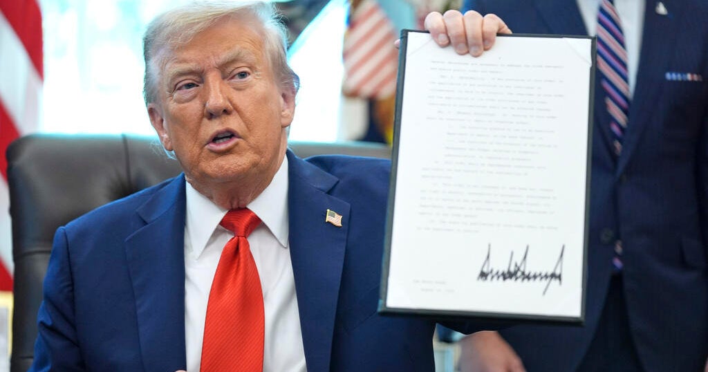 Trump Executive Order Protest Leads To Federal Charges For Flag Burning Trump Executive Order Protest Leads To Federal Charges For Flag Burning